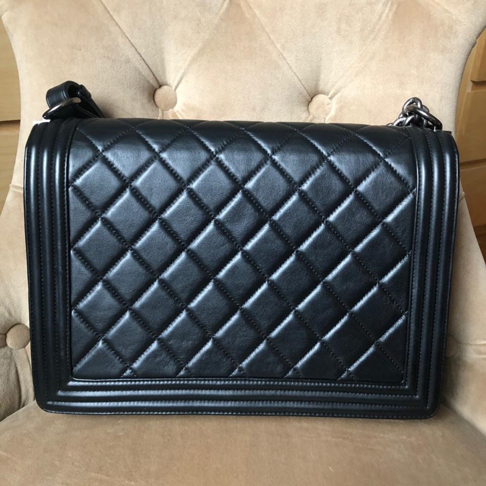 SOLD❌Chanel Classic Quilted Large Le Boy Bag - Picture 2 of 8